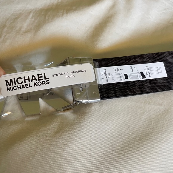 MK Large Monogram Twist Reversible Brown Belt - Picture 4 of 4